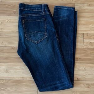 NWOT D-ID Mid Rise Blue Skinny
Denim Jeans Women’s Size 27